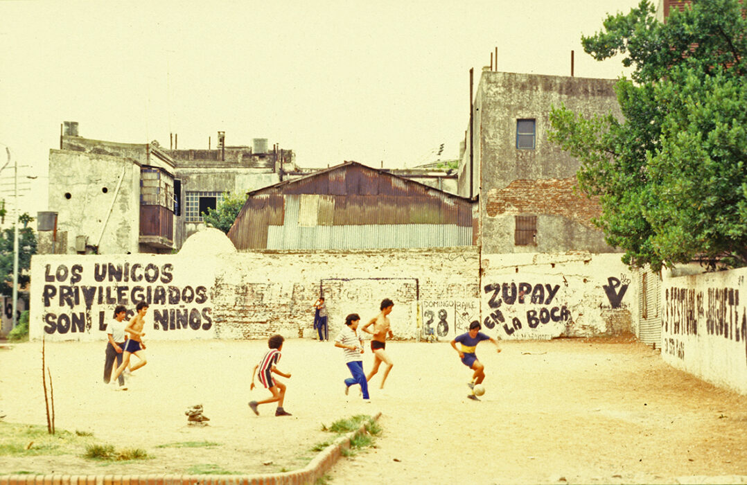 La Boca Juniors 
Buenos Aires, Argentinien 1987
Fotoheerdt Ausstellung
"Wie in einer anderen Welt" 2020